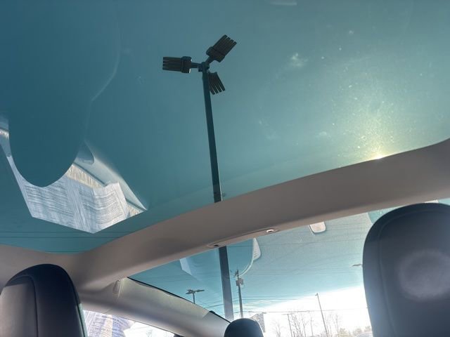 Used 2023 Tesla Model 3 Performance image 29