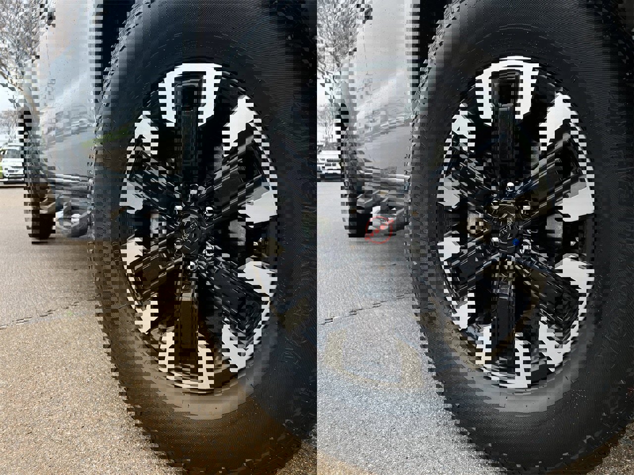 Certified 2023 Nissan Frontier PRO-4X w/ Pro Convenience Package image 9