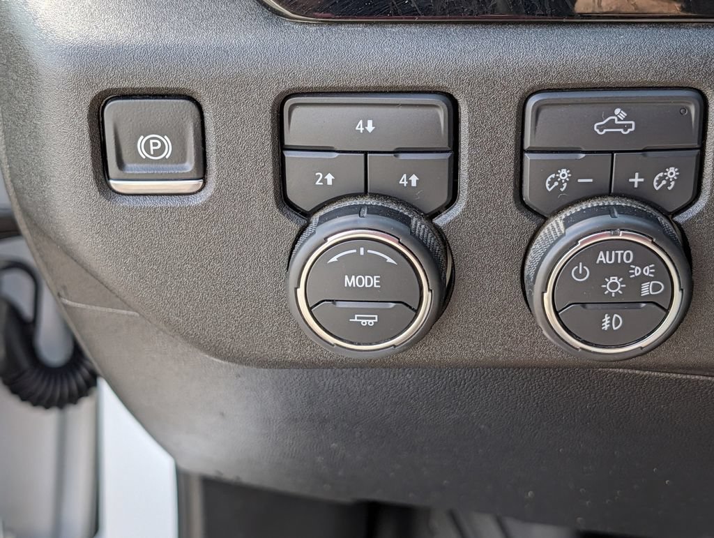 Used 2024 Chevrolet Silverado 2500 LT AWD/4WD image 22