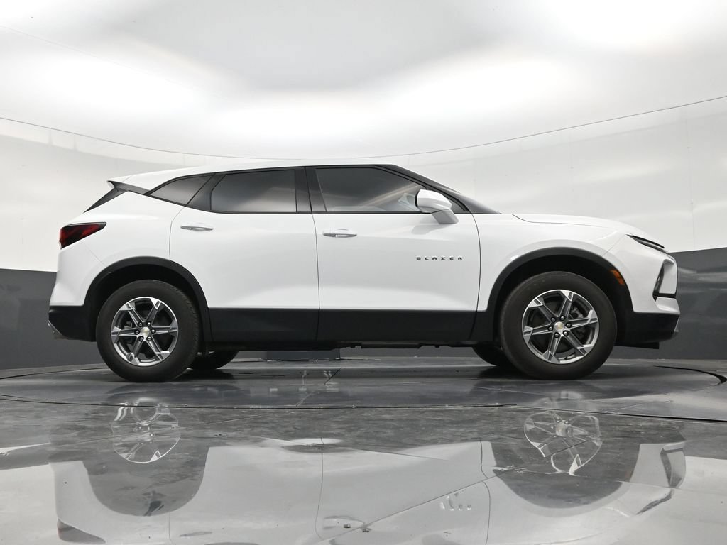 Used 2023 Chevrolet Blazer LT FWD image 25