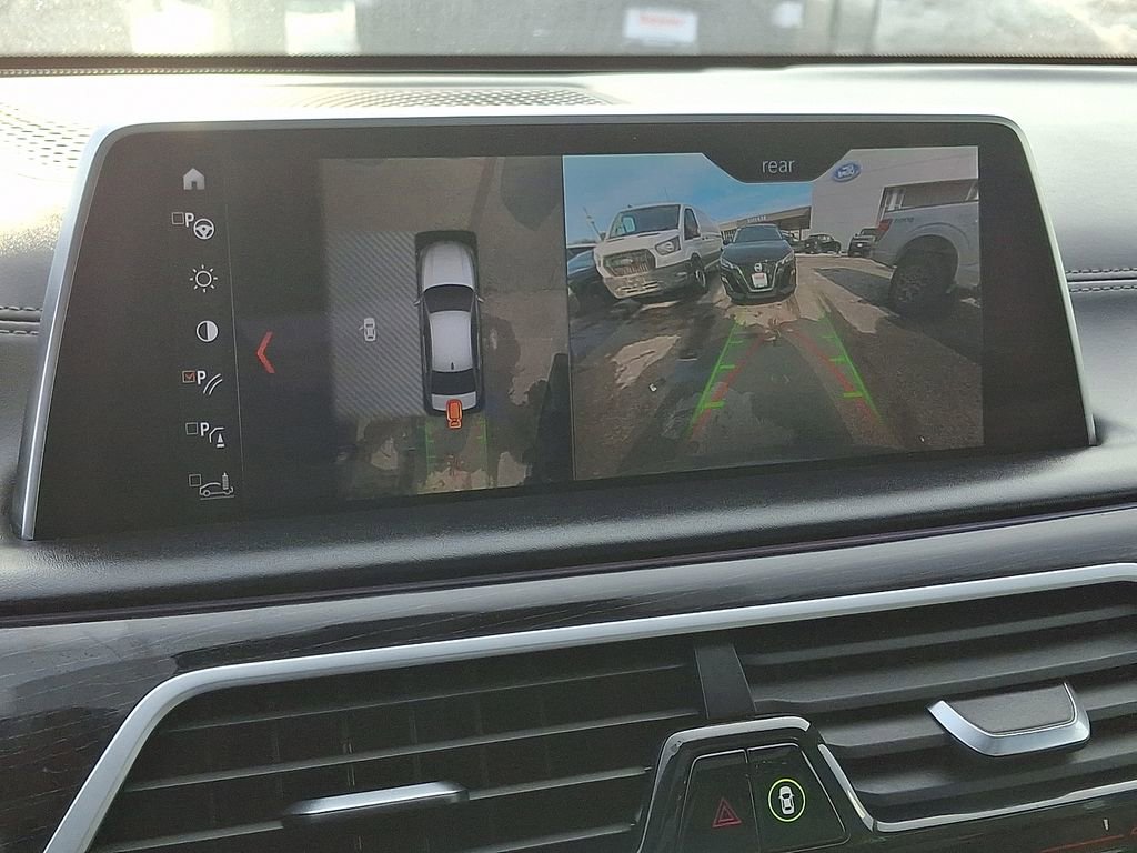 Used 2019 BMW 750i w/ Luxury Rear Seating Package image 19