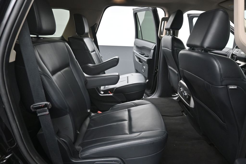 Used 2024 Ford Expedition XLT RWD image 10