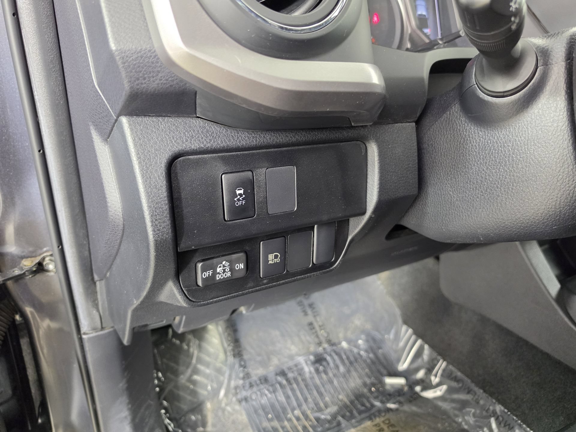 Used 2023 Toyota Tacoma SR5 AWD/4WD image 10
