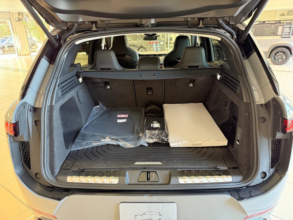New 2025 Land Rover Range Rover Sport SV Edition Two image 12