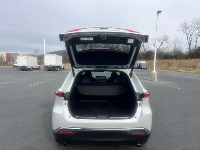 Used 2024 Toyota Venza Limited image 7