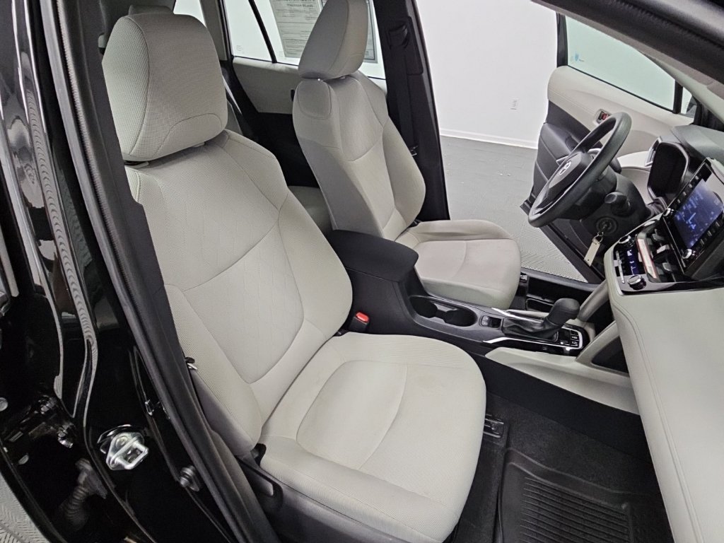 Used 2022 Toyota Corolla Cross L FWD image 36
