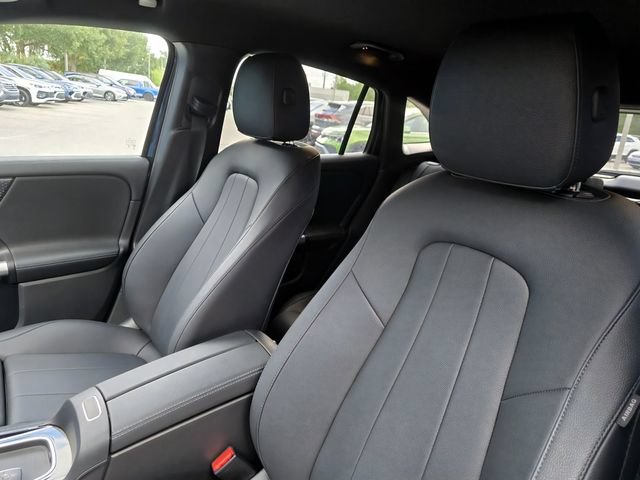 Used 2025 Mercedes-Benz GLA 250 image 18
