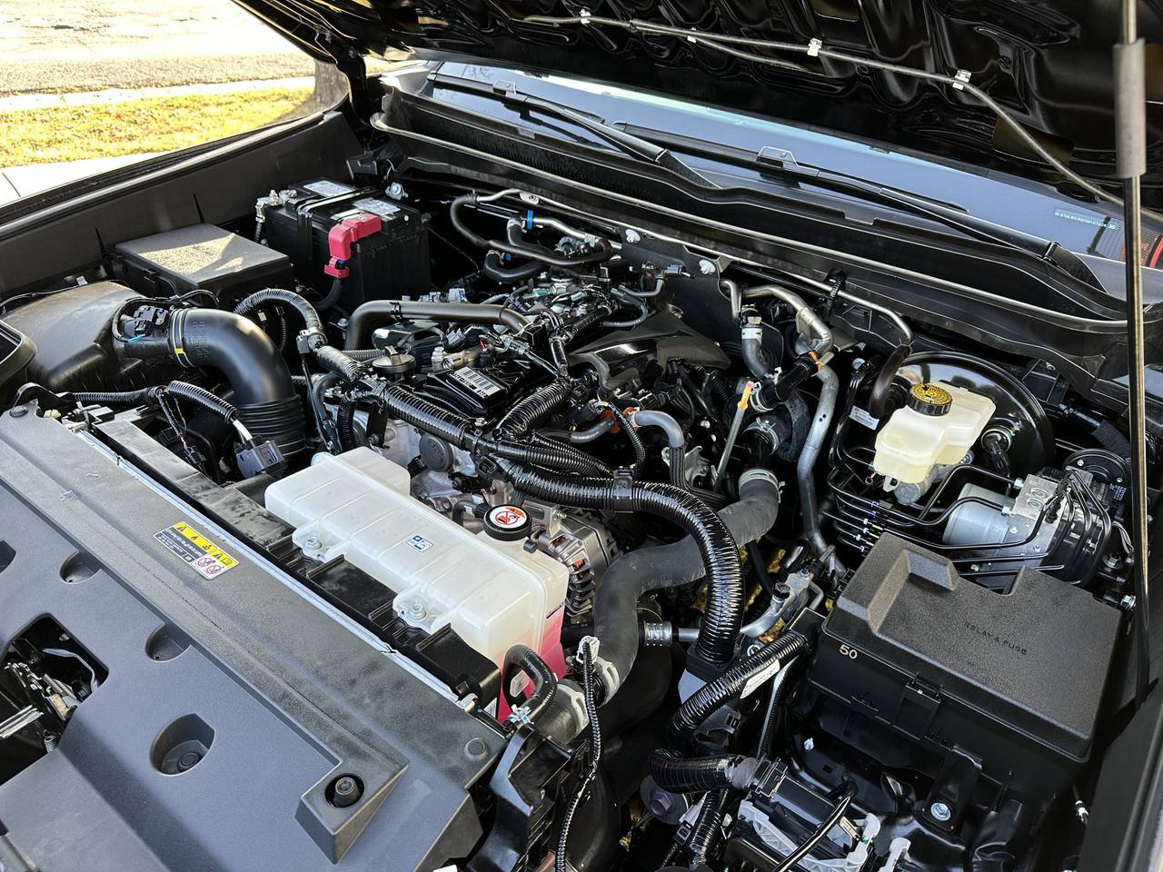 Used 2025 Toyota Tacoma SR5 AWD/4WD image 17