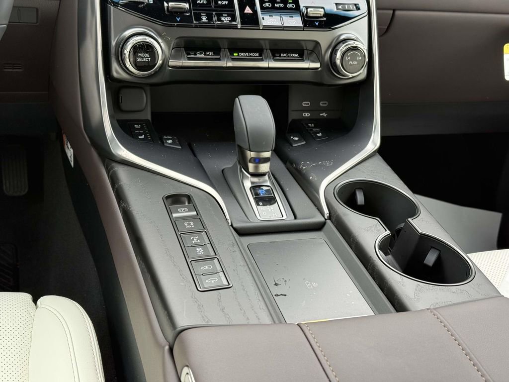 New 2026 Lexus LX 700h Luxury image 15