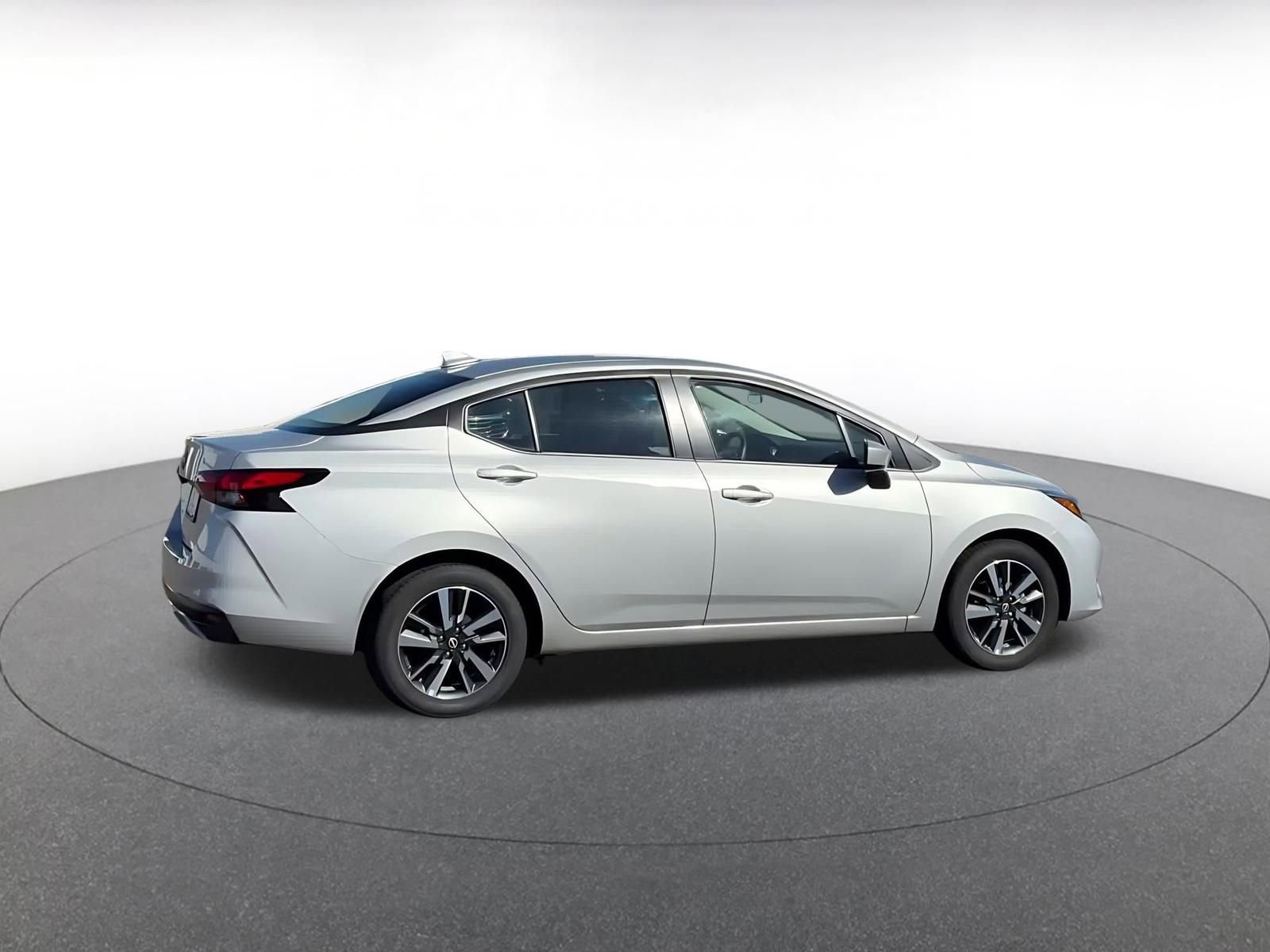 Used 2025 Nissan Versa SV FWD image 15