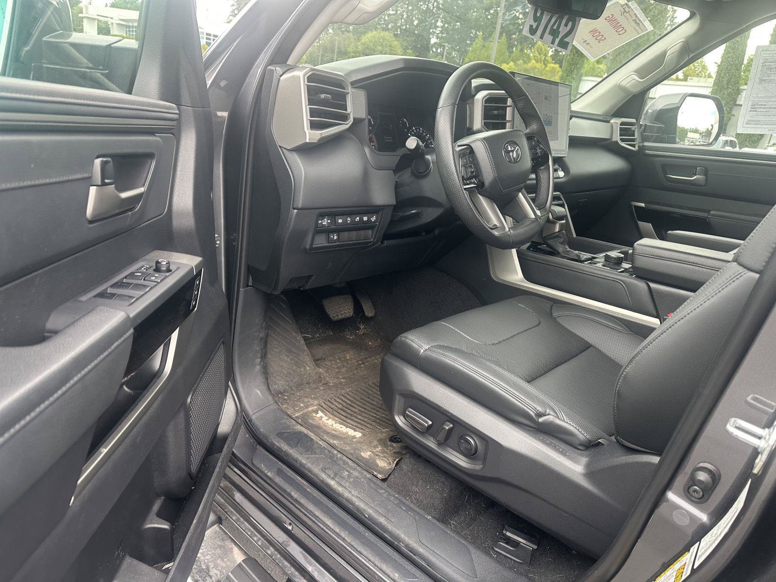 Used 2023 Toyota Tundra Limited AWD/4WD image 8