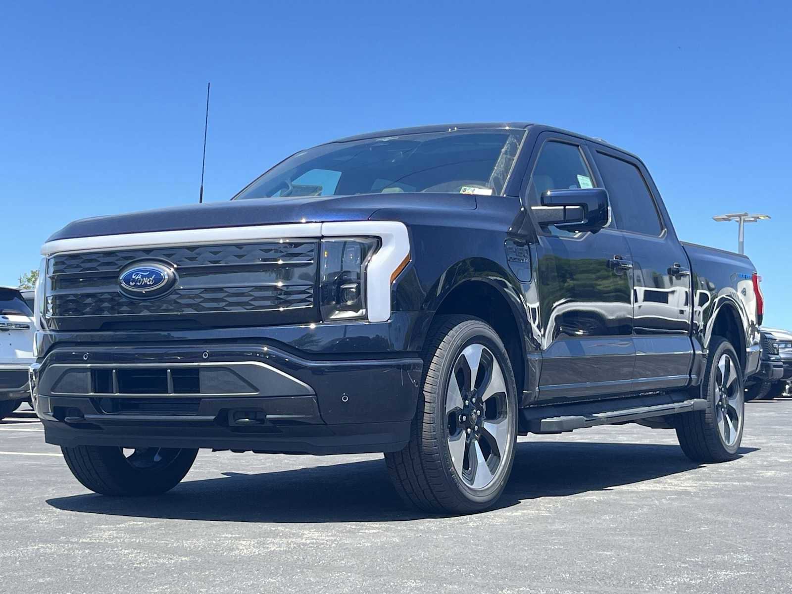 New 2023 Ford F150 Lightning Platinum image 35