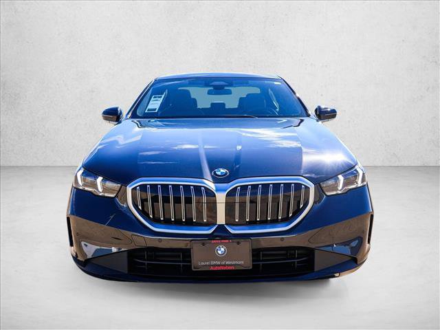 Certified 2024 BMW 530i xDrive w/ Convenience Package AWD/4WD image 2