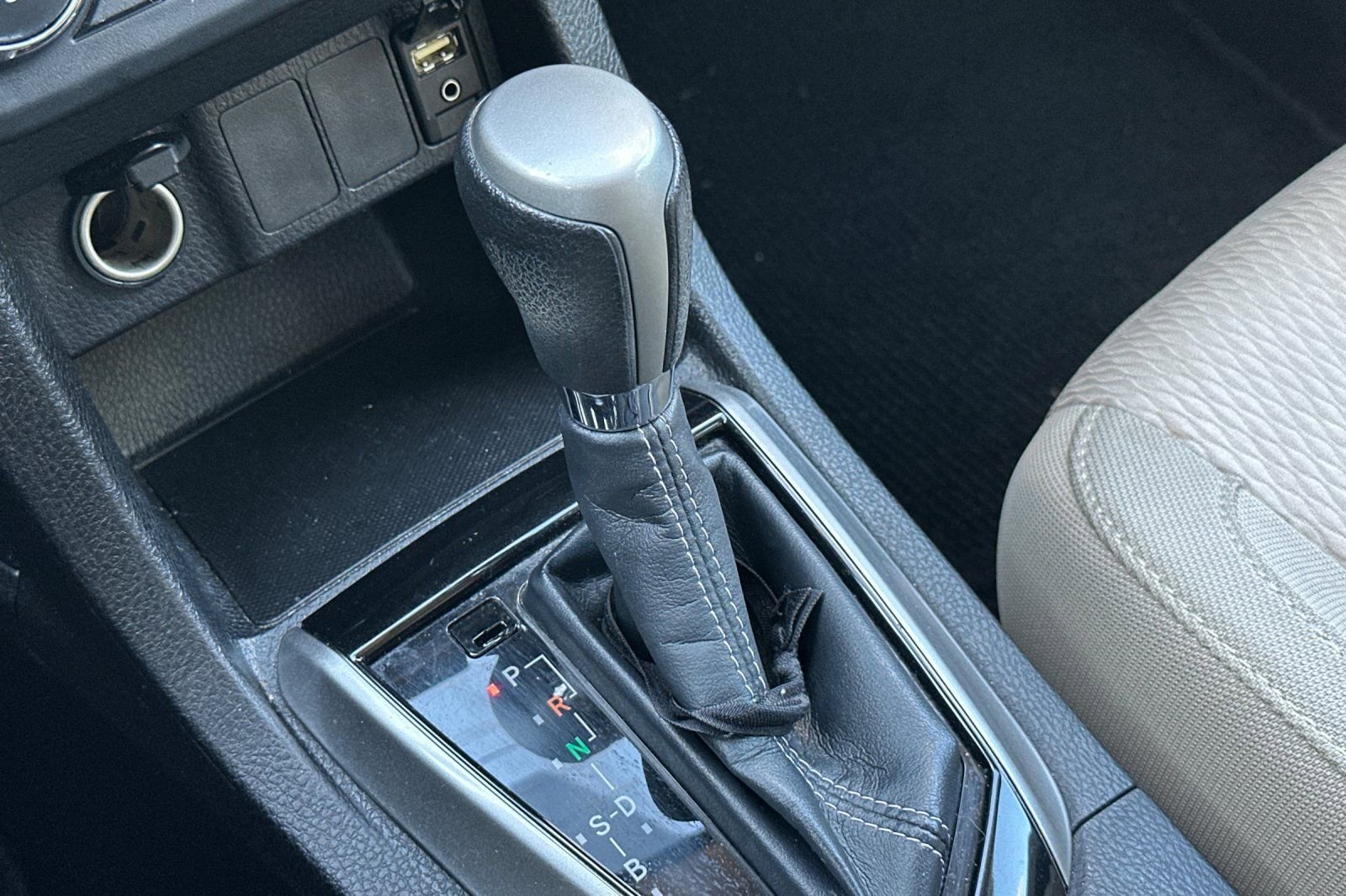 Used 2014 Toyota Corolla LE image 20