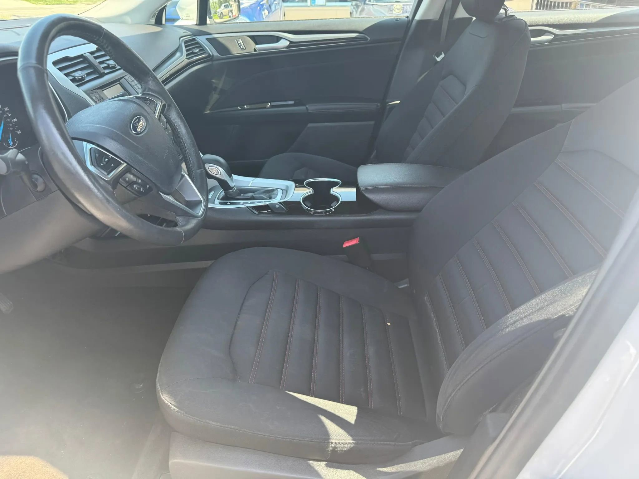 Used 2014 Ford Fusion SE w/ Equipment Group 201A FWD image 12