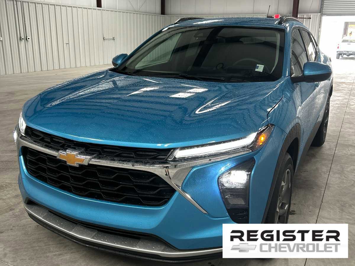 Used 2025 Chevrolet Trax LT w/ Driver Confidence Package