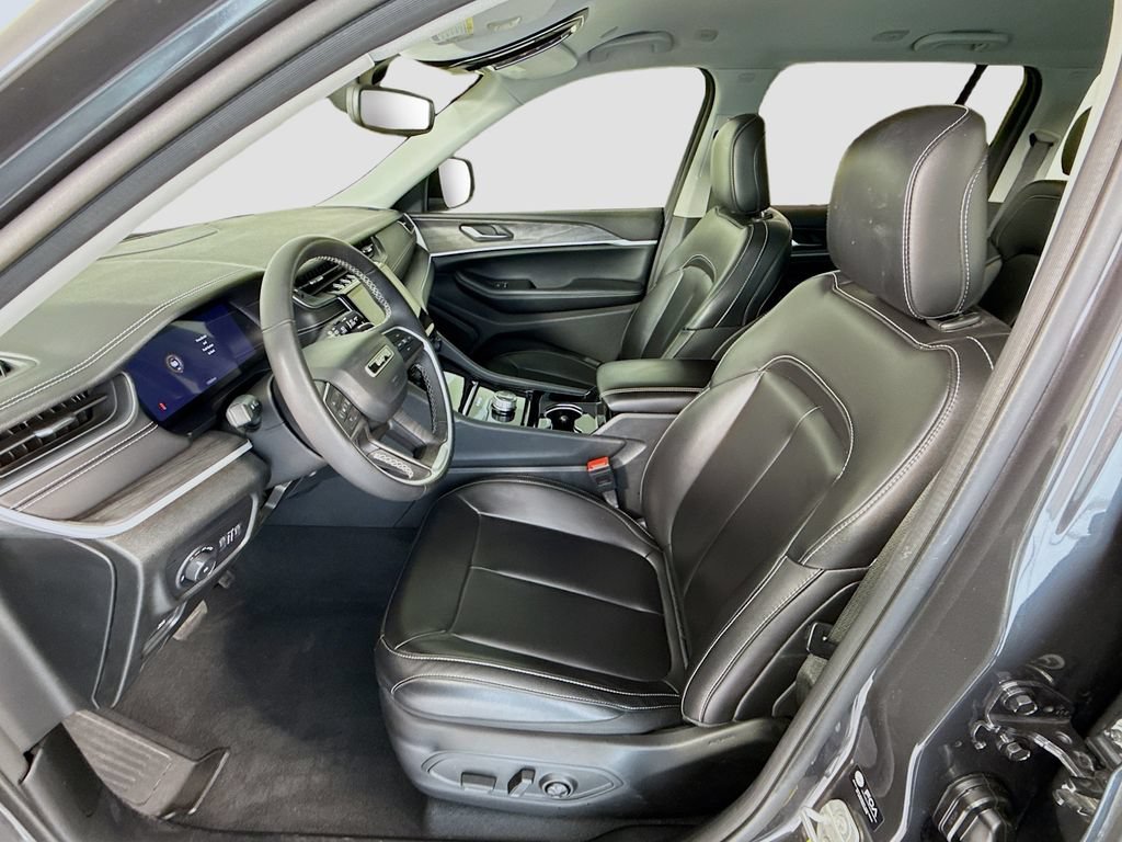 Used 2023 Jeep Grand Cherokee Limited RWD image 19