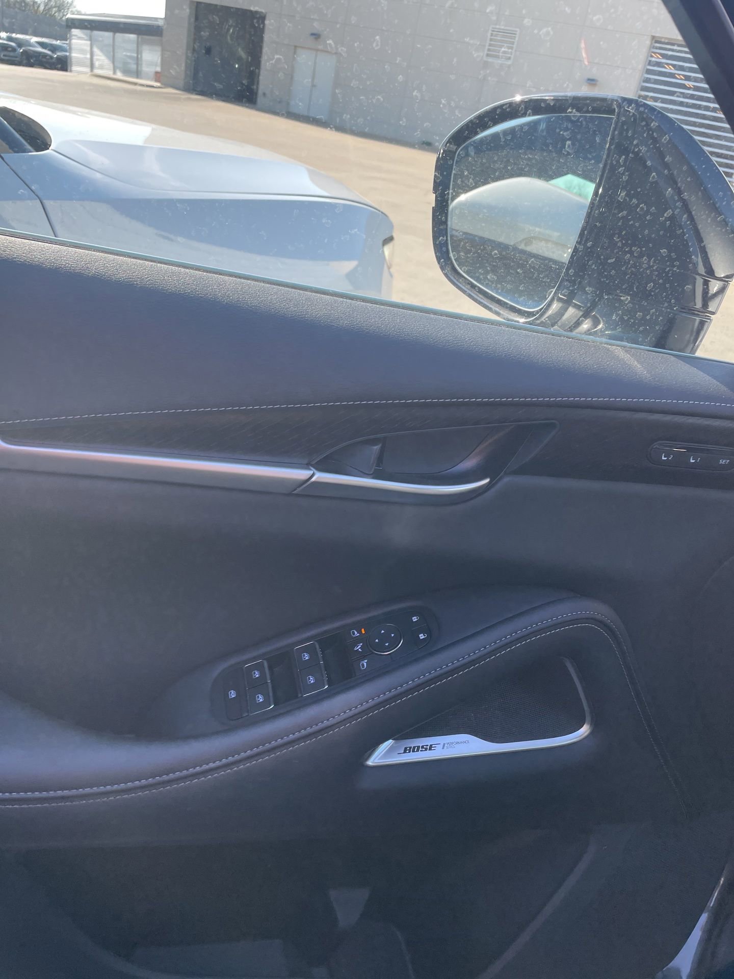 Certified 2025 INFINITI QX60 Sensory image 16
