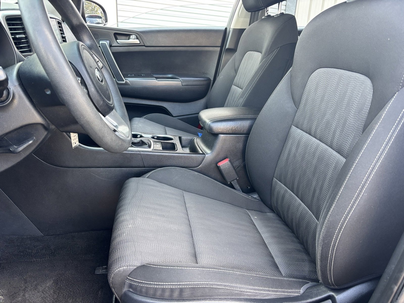 Used 2022 Kia Sportage LX image 16