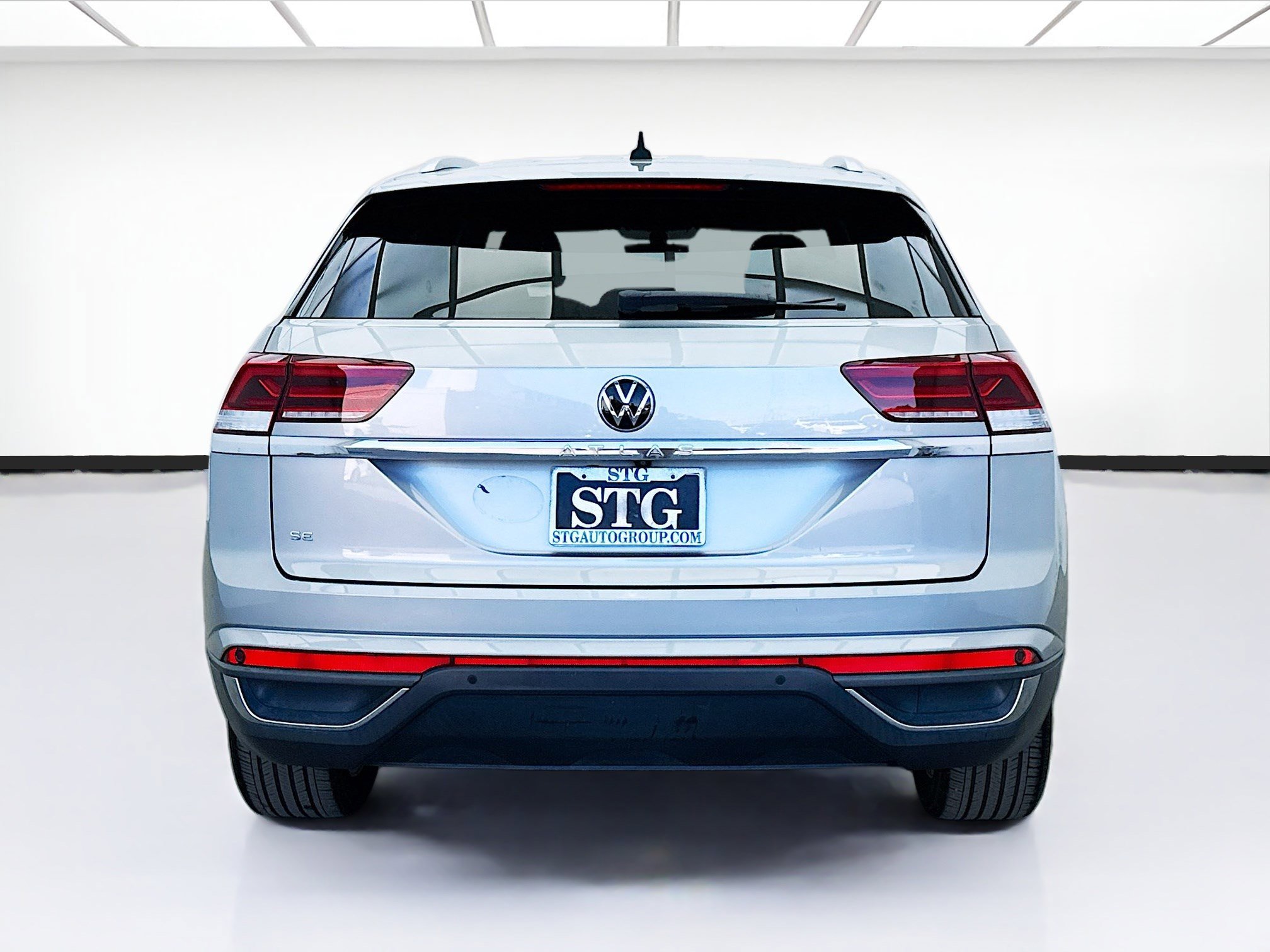 Used 2021 Volkswagen Atlas Cross Sport SE w/ Luggage Net & Mats Package image 5