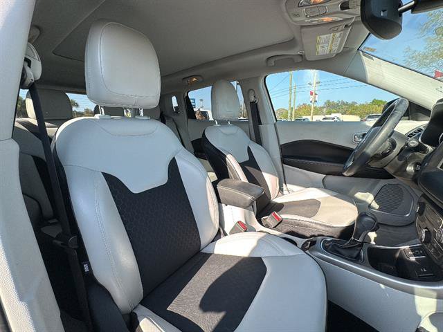 Used 2019 Jeep Compass Latitude w/ Popular Equipment Group FWD image 9