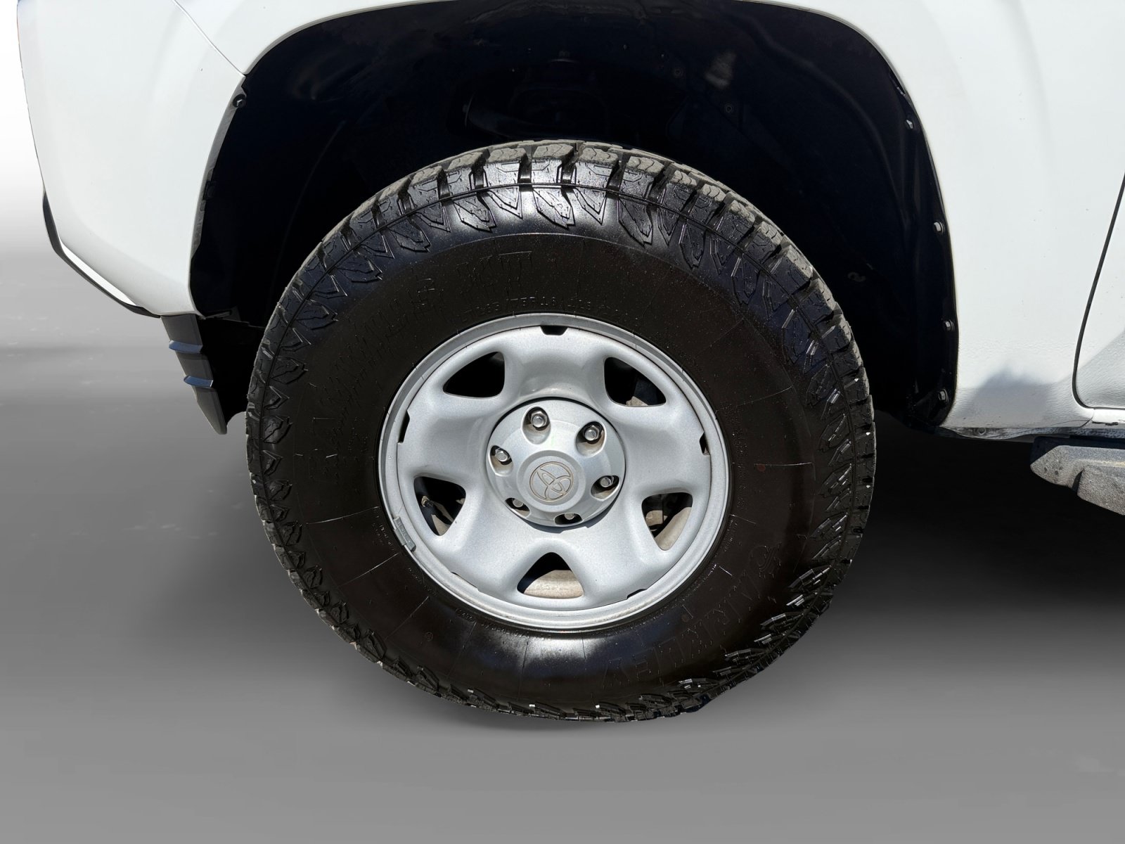 Used 2023 Toyota Tacoma SR AWD/4WD image 9