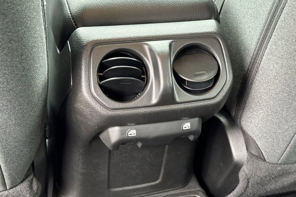 Used 2025 Jeep Gladiator Sport AWD/4WD image 14