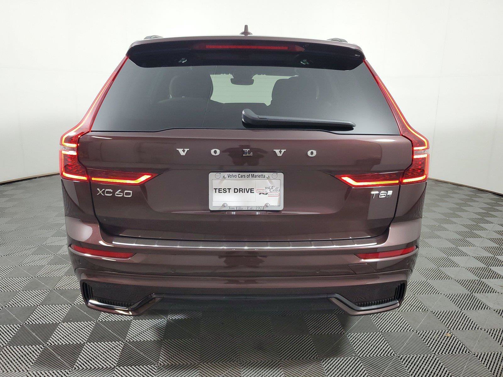 New 2026 Volvo XC60 T8 Plus w/ Protection Package Premier AWD/4WD image 5