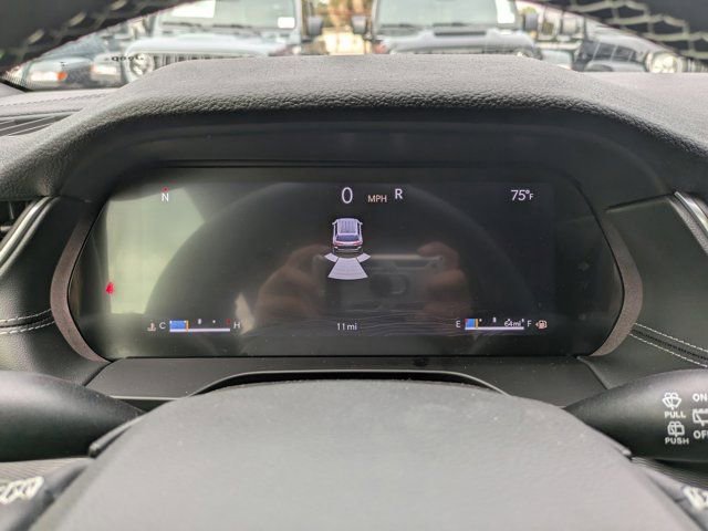 New 2025 Jeep Grand Cherokee L Laredo image 24