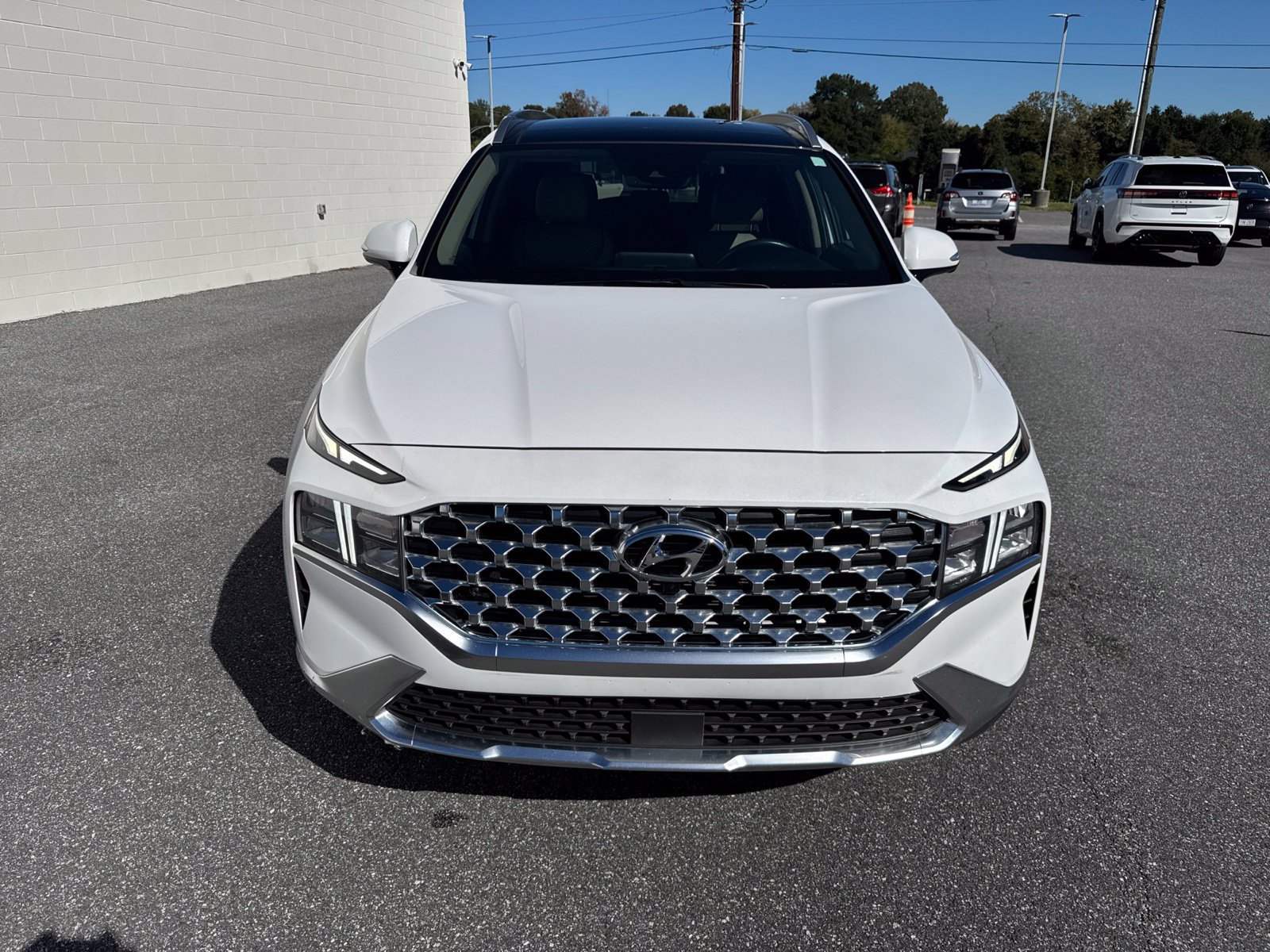 Used 2023 Hyundai Santa Fe SEL w/ Premium Package FWD image 2