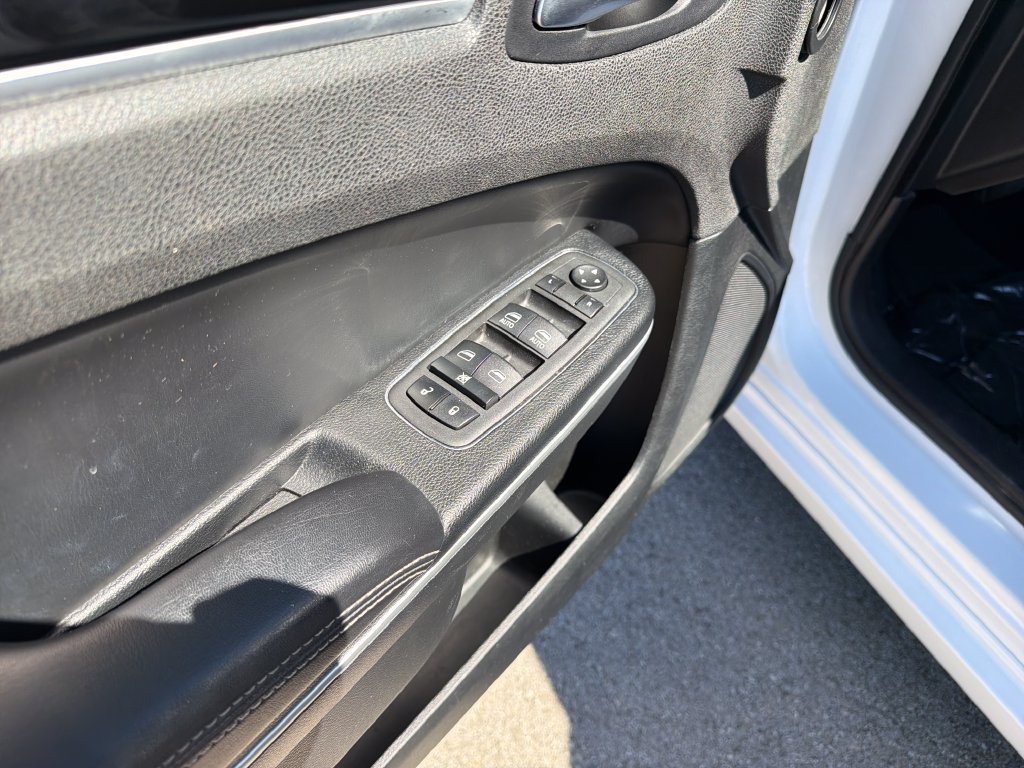 Used 2022 Chrysler 300 S RWD image 15