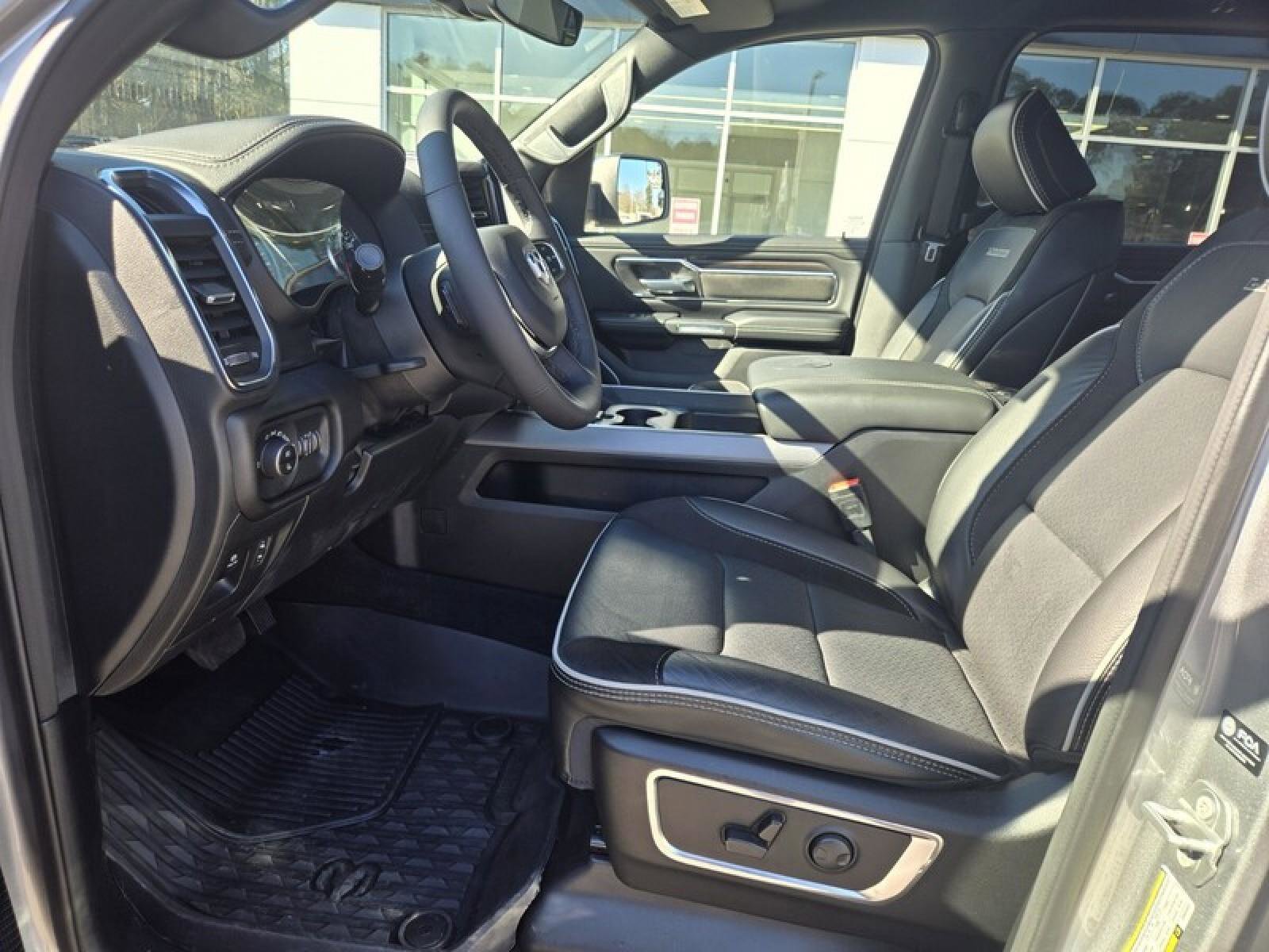 Used 2025 RAM 1500 Laramie image 18