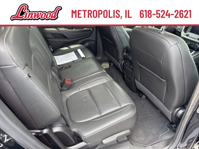 Used 2023 GMC Acadia SLT image 14