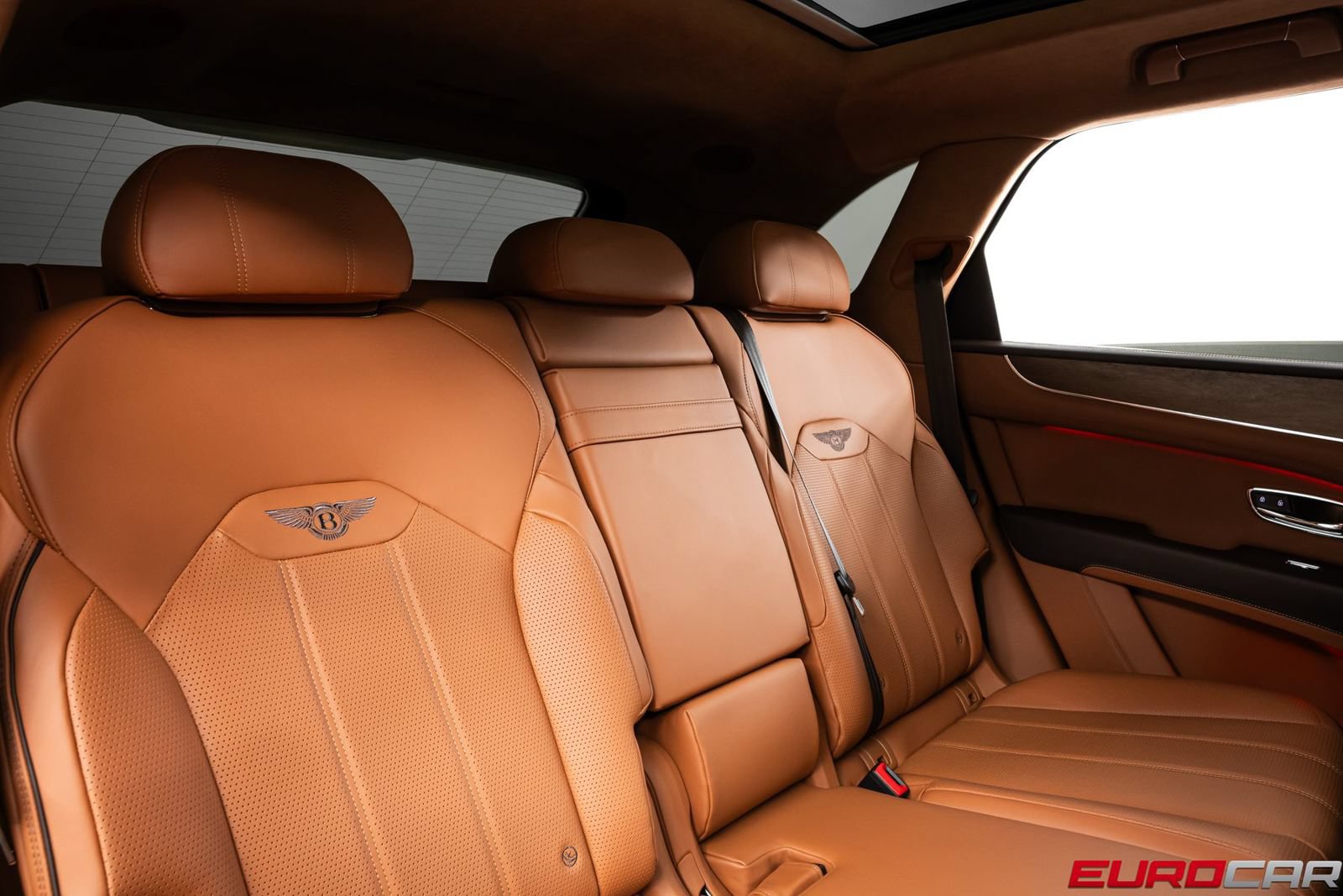 Used 2024 Bentley Bentayga AWD/4WD image 37