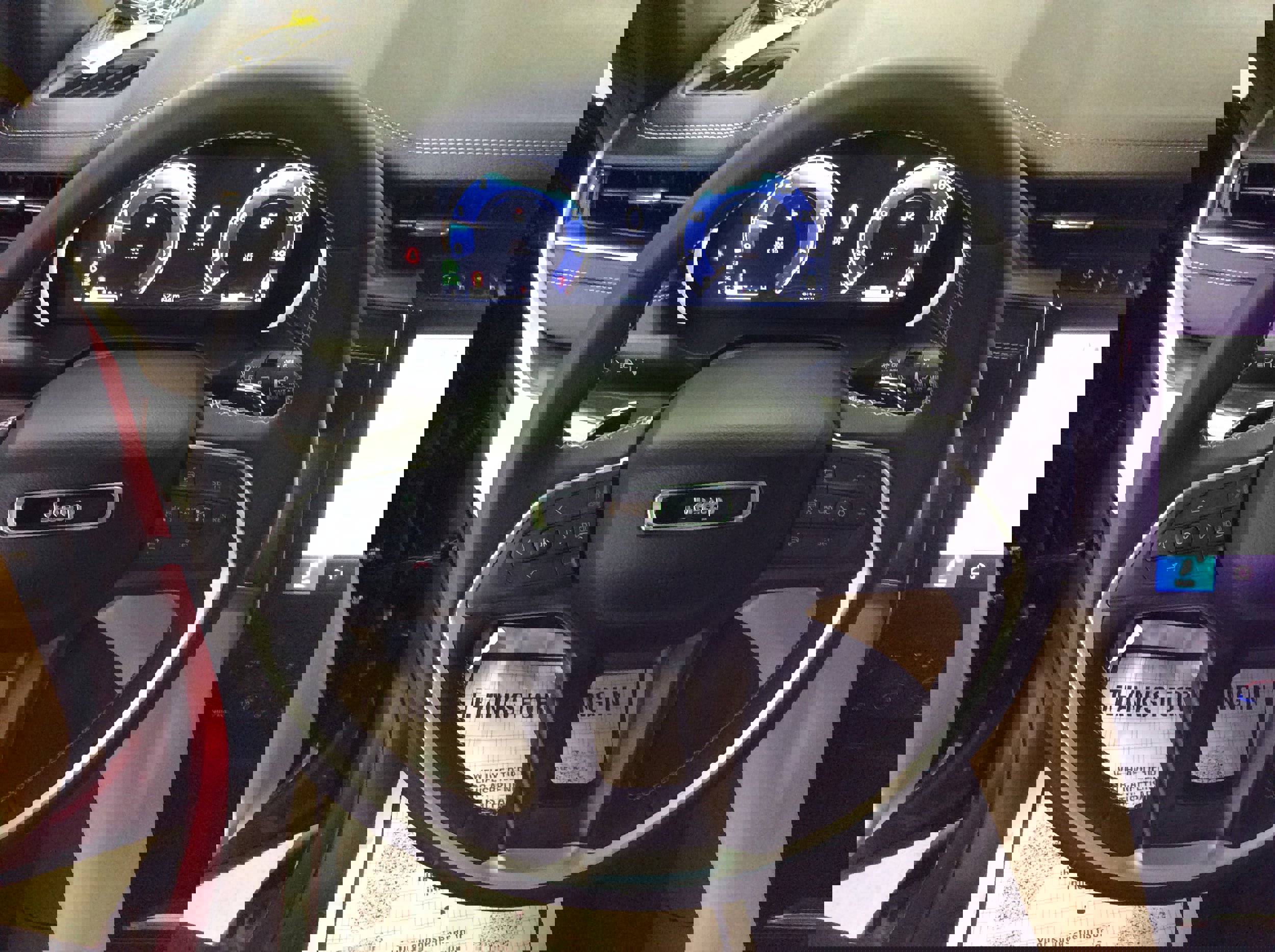 Used 2024 Jeep Grand Cherokee Limited image 23