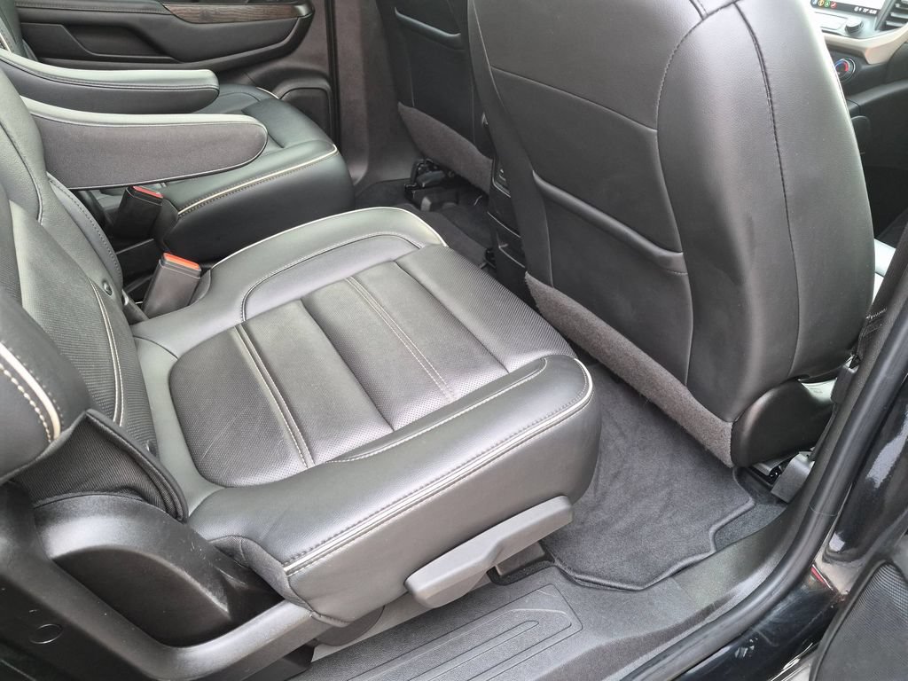 Used 2022 GMC Acadia Denali w/ Black Diamond Edition FWD image 28