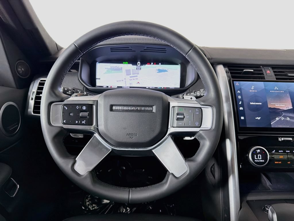 Certified 2025 Land Rover Discovery S AWD/4WD image 24