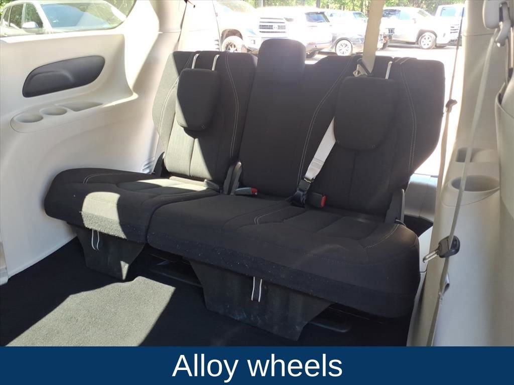 Used 2023 Chrysler Voyager LX FWD image 24