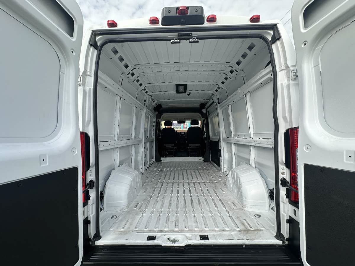 Used 2025 RAM ProMaster 2500 w/ Convenience Group FWD image 17