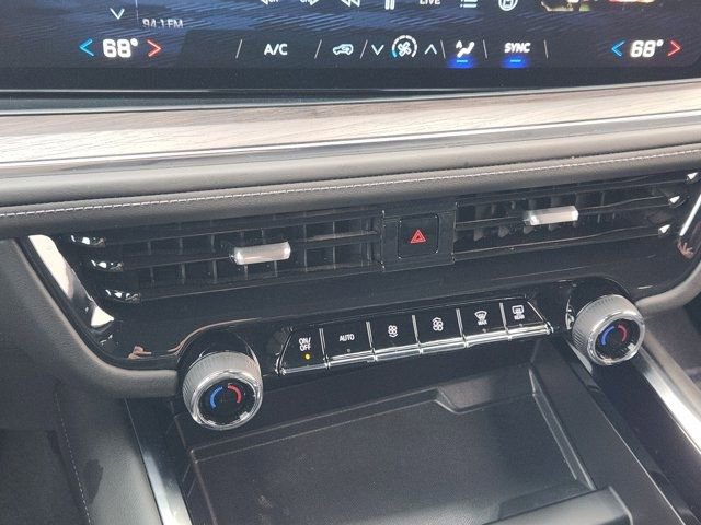 Used 2025 Chevrolet Suburban LS image 20