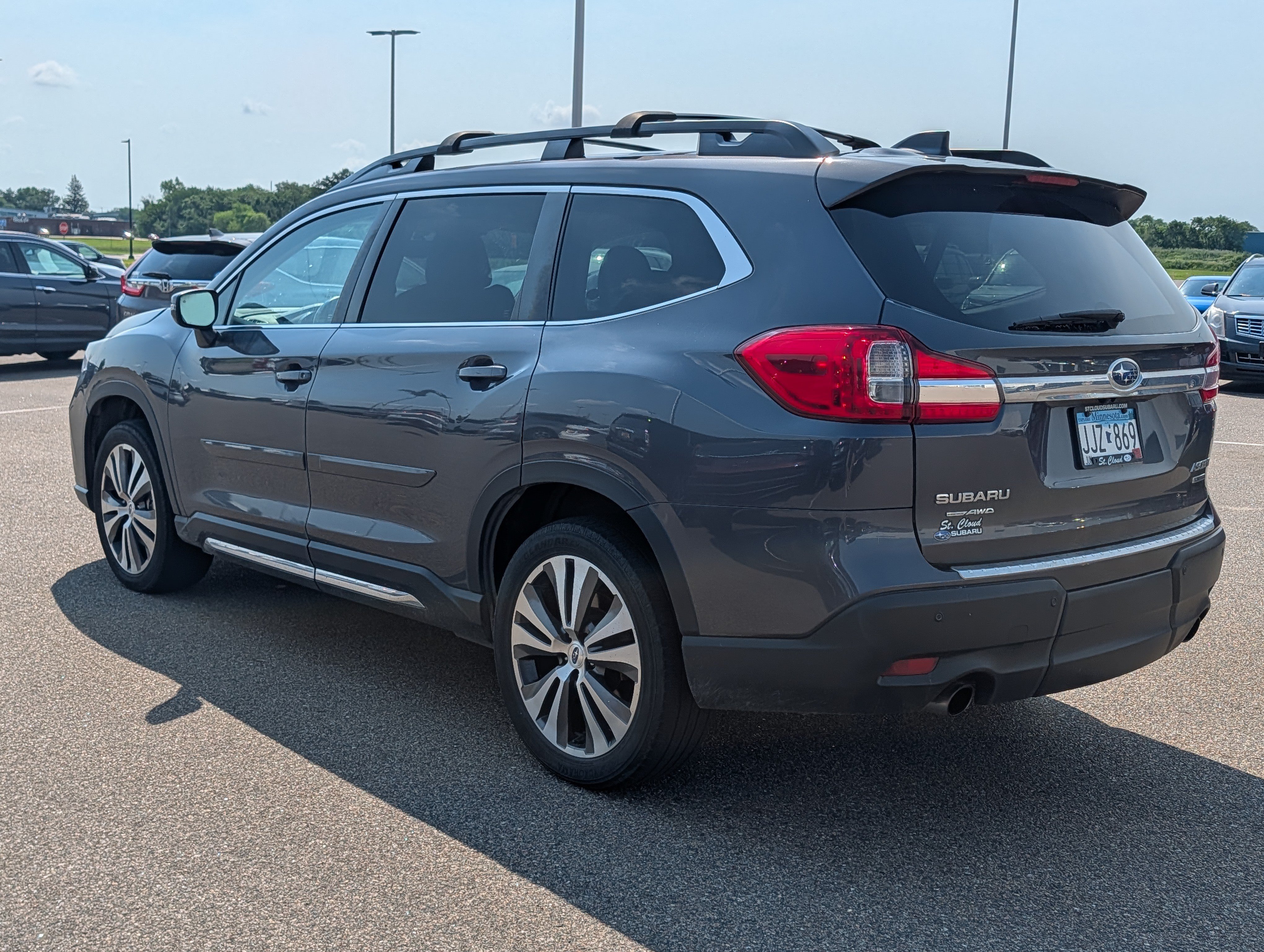 Used 2022 Subaru Ascent Limited w/ Technology Package AWD/4WD image 3