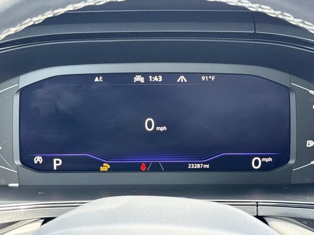 Used 2022 Volkswagen Taos SEL w/ Panoramic Sunroof Package AWD/4WD image 28