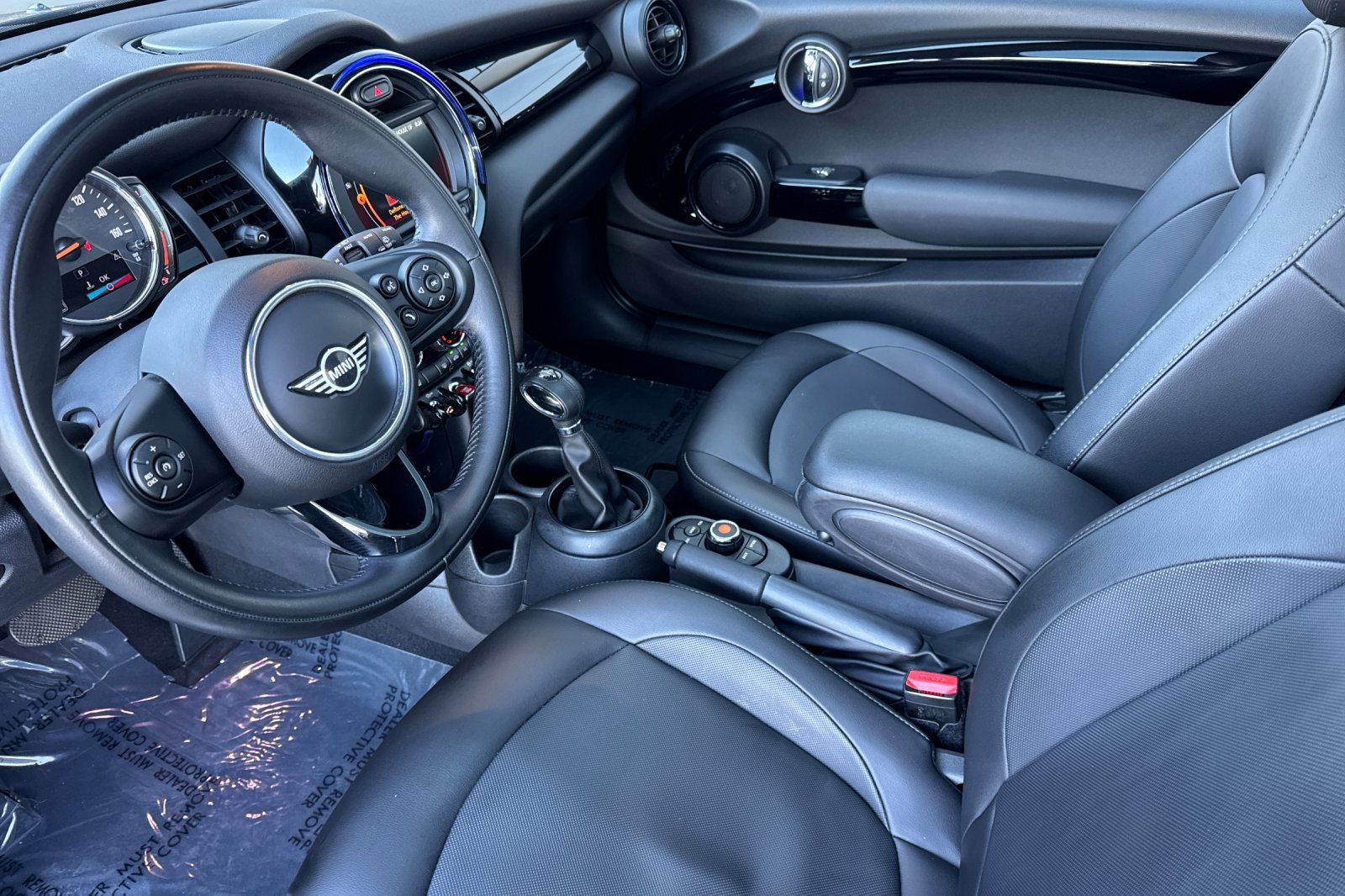 Used 2019 MINI Cooper 2-Door Hardtop w/ Signature Upholstery Package FWD image 9