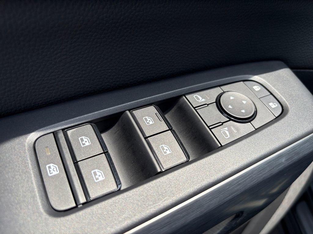 Used 2025 Nissan Pathfinder Rock Creek AWD/4WD image 13