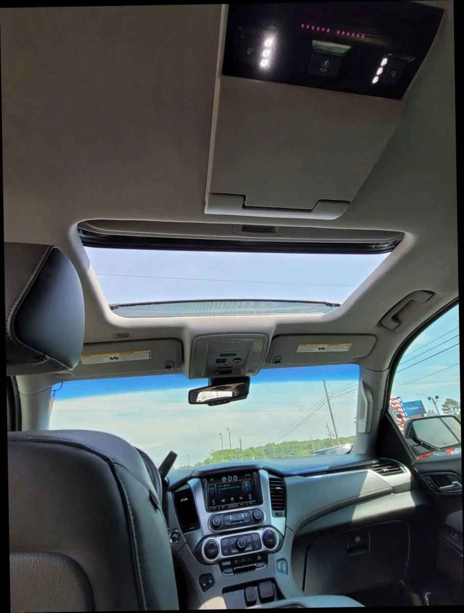 Used 2015 Chevrolet Suburban LT AWD/4WD image 18