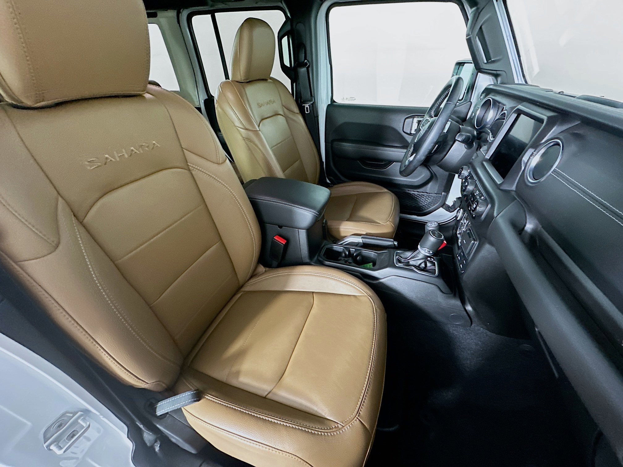 Used 2023 Jeep Wrangler Sahara w/ Cold Weather Group image 30