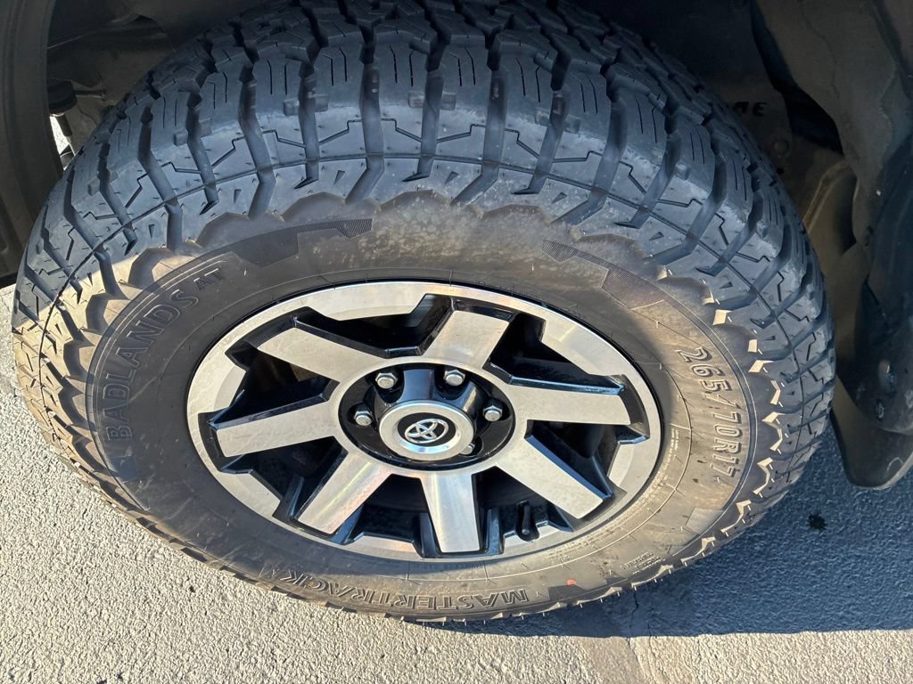 Used 2023 Toyota 4Runner TRD Off-Road Premium w/ Moonroof Package AWD/4WD image 12