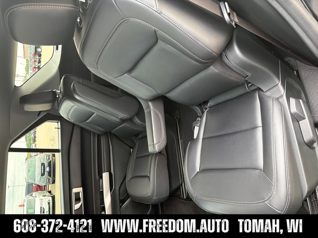 Used 2024 Ford Explorer XLT w/ Equipment Group 202A AWD/4WD image 19