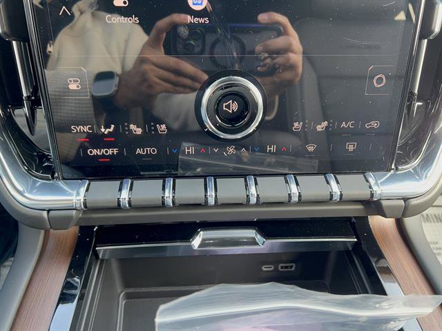 New 2026 GMC Yukon XL Denali image 28