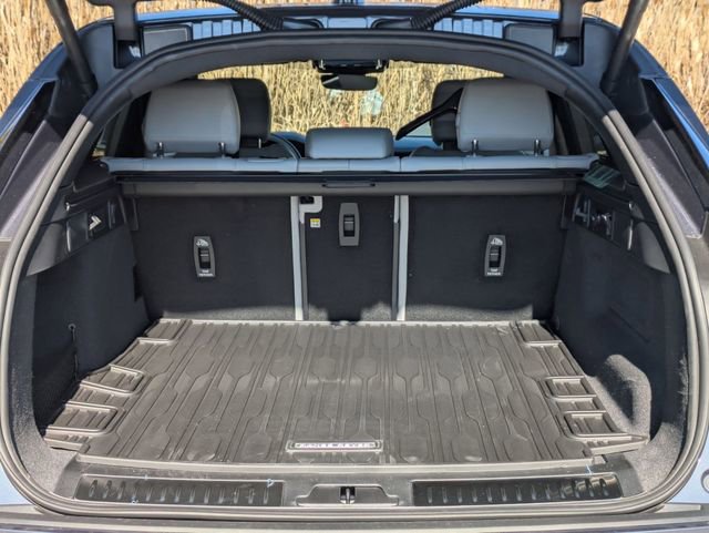 New 2026 Land Rover Range Rover Velar Dynamic SE image 16